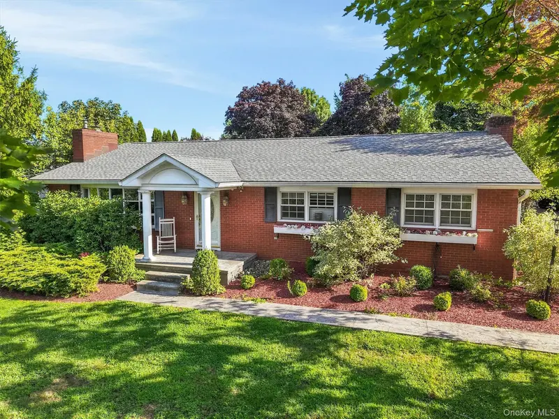 5 Anna PL, Marlboro, NY 12542