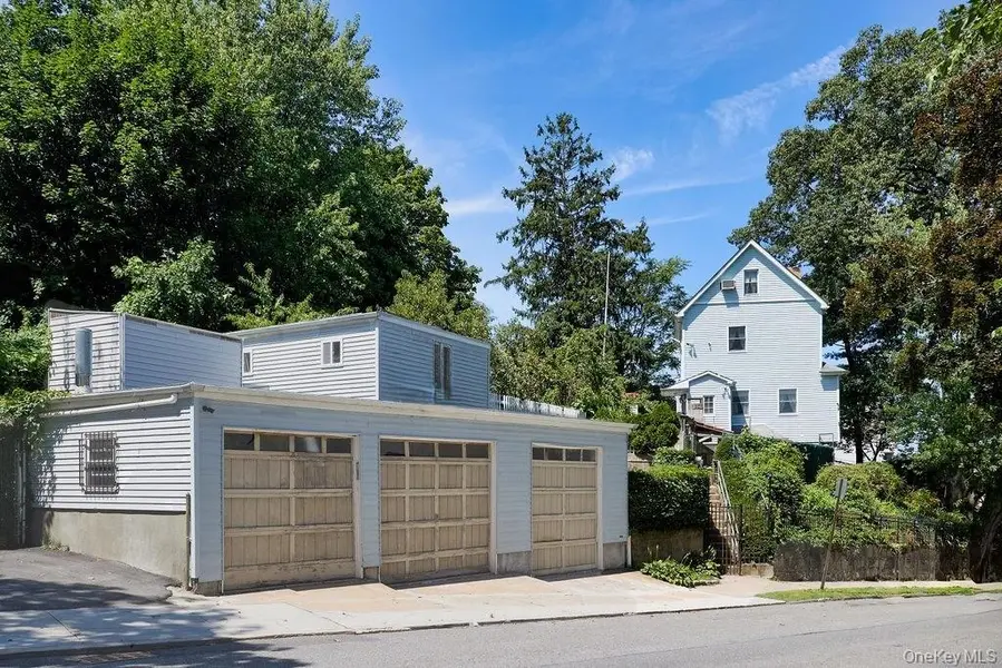 404 Prescott ST, Yonkers, NY 10701