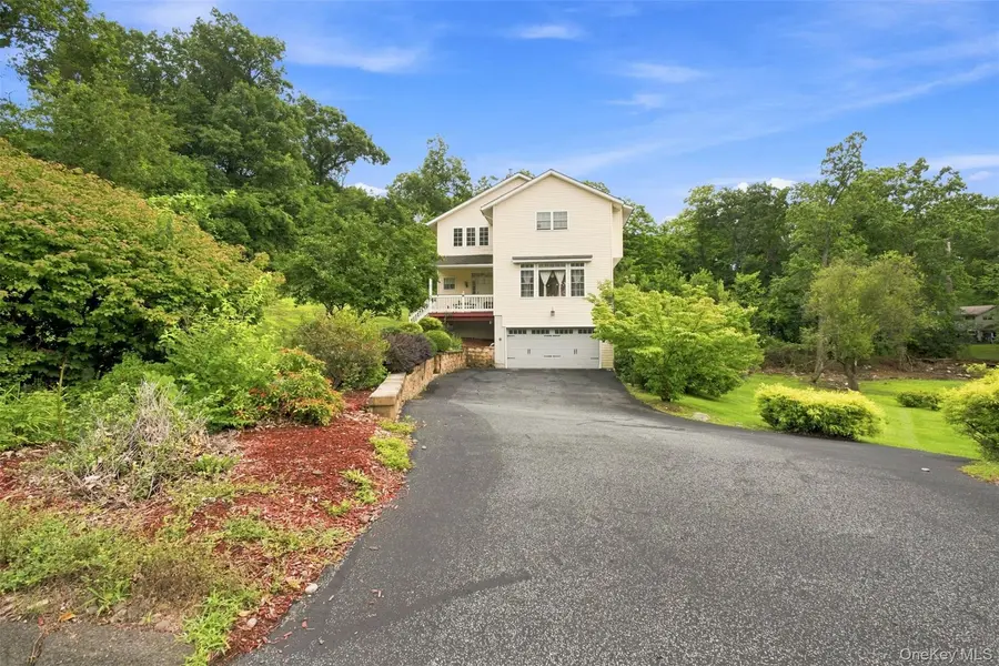 12 Greenwood DR, Newburgh, NY 12550