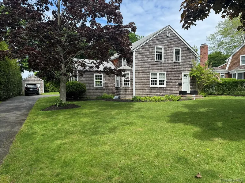 21 Elm Street, Southampton, NY 11968