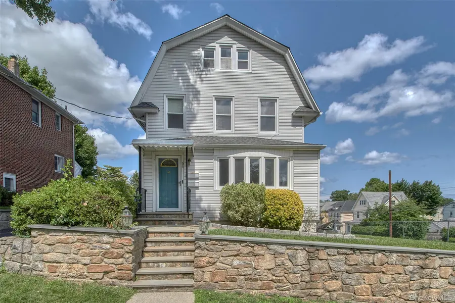 63 Thatcher AVE, Harrison, NY 10528