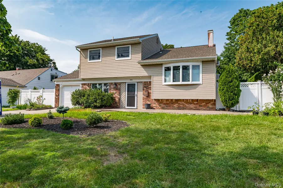 105 Rumford RD, Kings Park, NY 11754