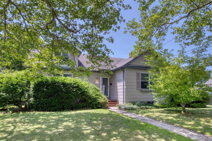 1227 Roanoke AVE, Riverhead, NY 11901