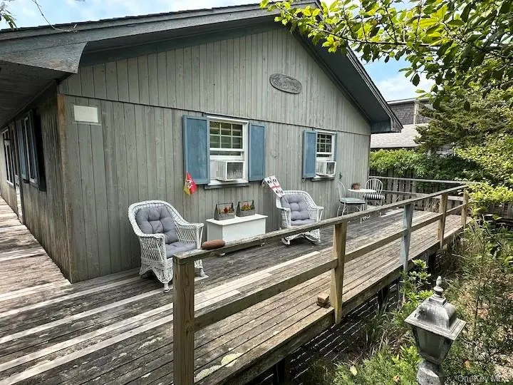 200 Surf, Cherry Grove, NY 11782