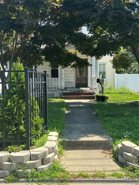 1023 Newbridge RD, Bellmore, NY 11710