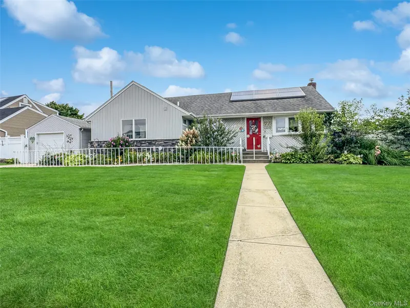 2810 Charles RD, Wantagh, NY 11793