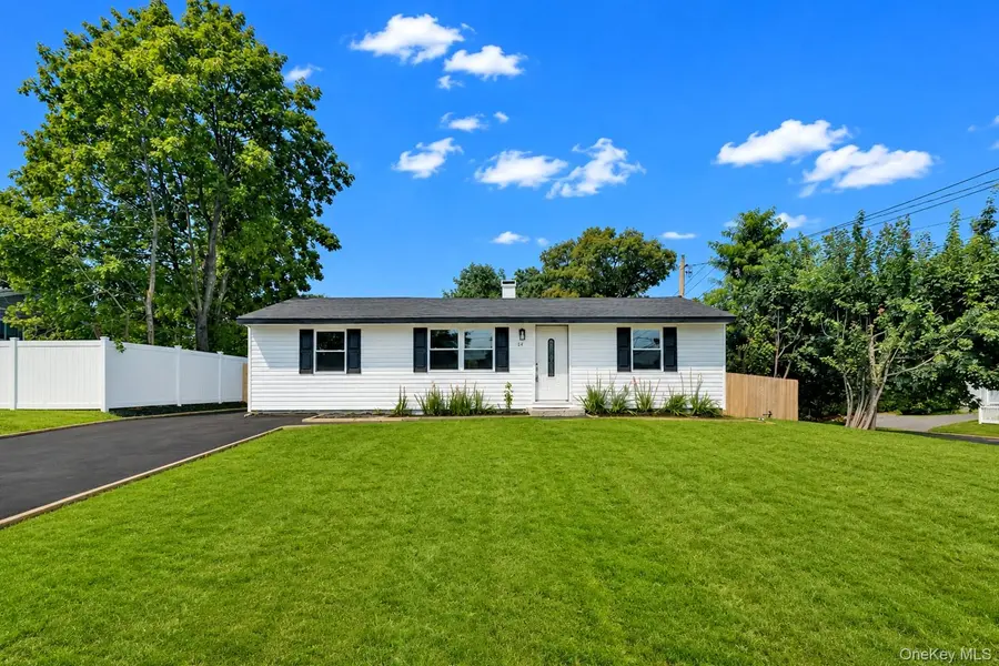 14 Marie LN, Central Islip, NY 11722