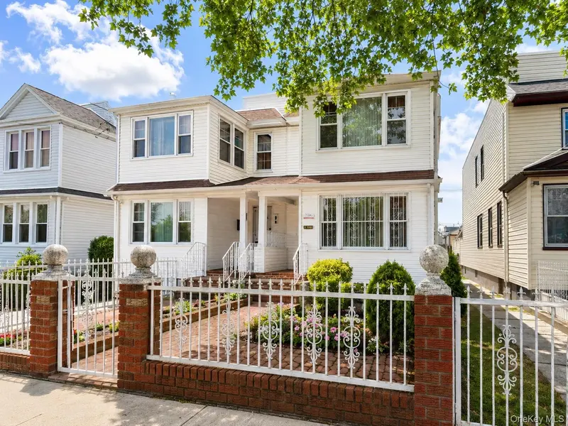 93-08 123rd ST, Richmond Hill S., NY 11419