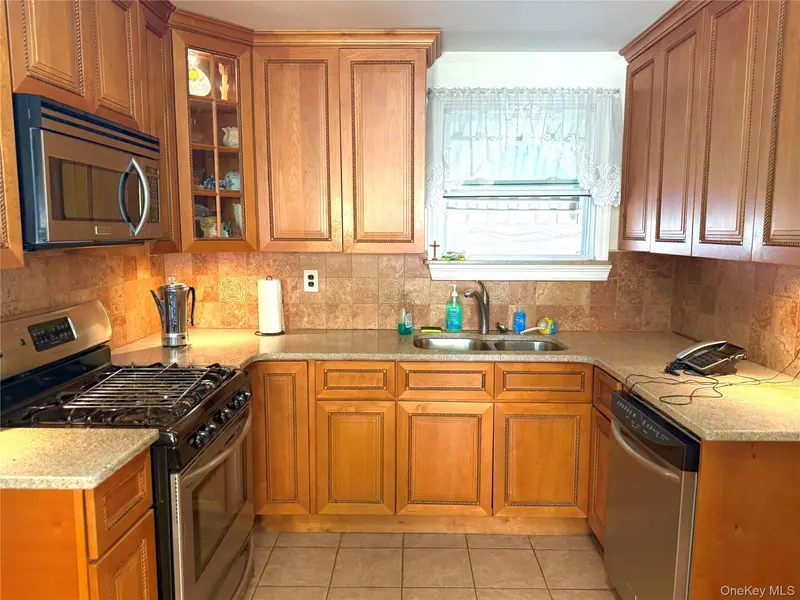 59-41 161st ST, Fresh Meadows, NY 11365