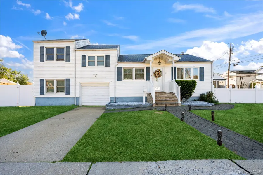 131 S 5th ST, Bethpage, NY 11714