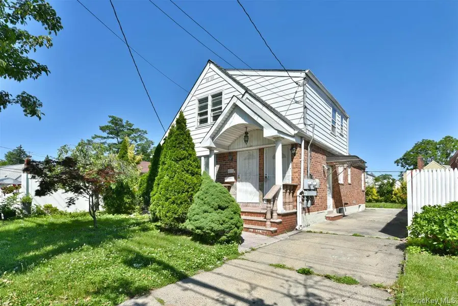 88-05 Winchester BLVD, Queens Village, NY 11427