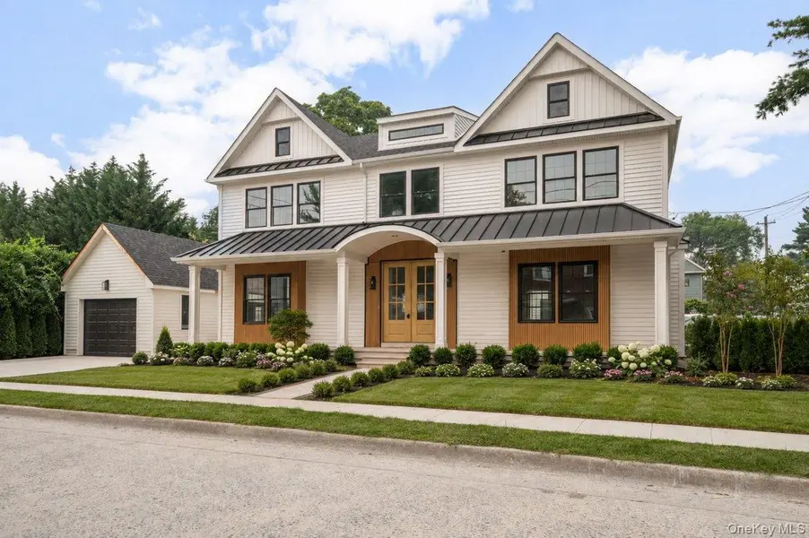 26 Belleview AVE, Port Washington, NY 11050