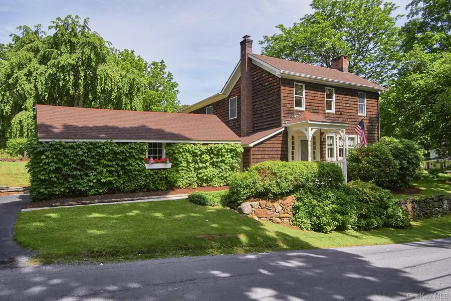 9 Iron Forge RD, Warwick, NY 10990