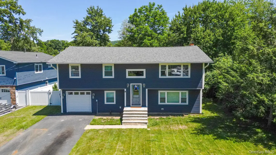 36 Lakewood RD, Greenwood Lake, NY 10925