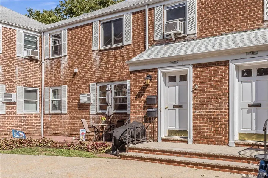 260-57 75th AVE #2, Glen Oaks, NY 11004