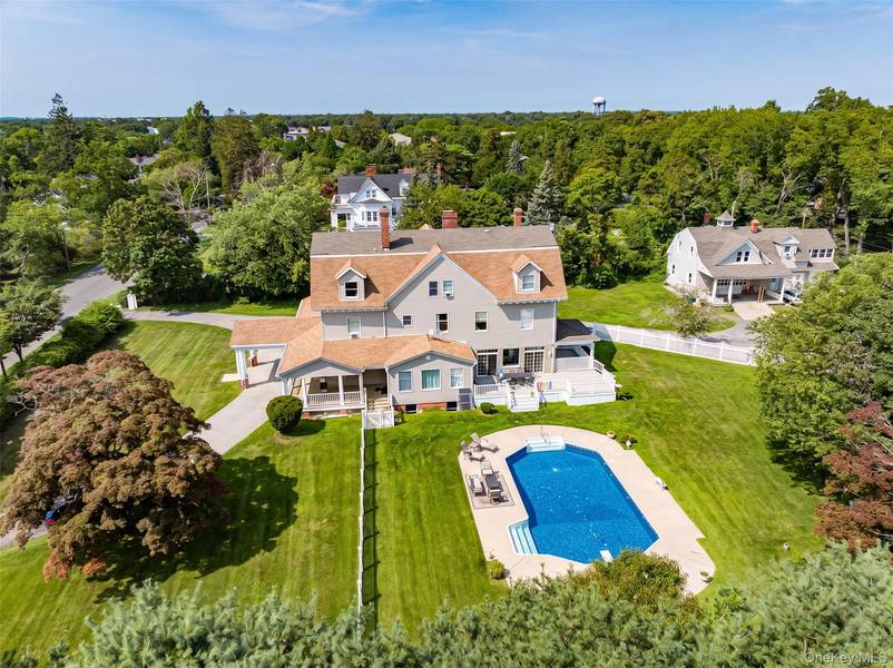 45 S Penataquit AVE, Bay Shore, NY 11706