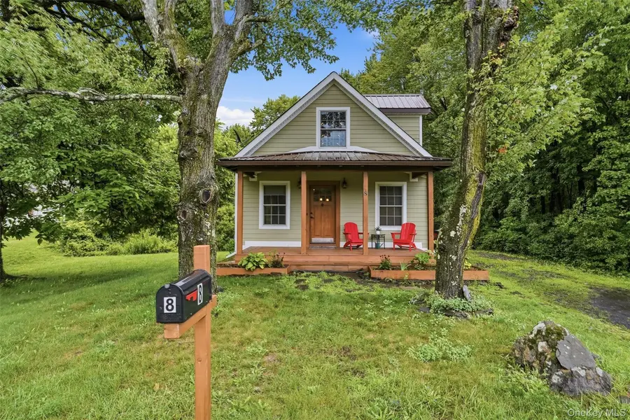 8 S Ohioville RD, New Paltz, NY 12561