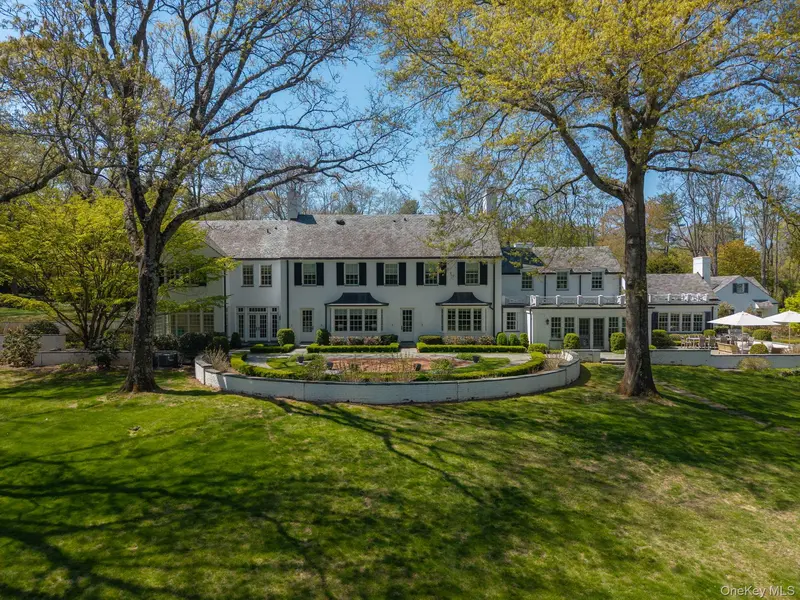 530 Chicken Valley RD, Matinecock, NY 11560