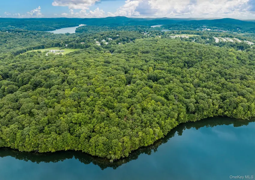 47 Rock RD, Carmel, NY 10512
