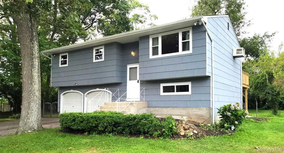 339 Deer RD, Ronkonkoma, NY 11779