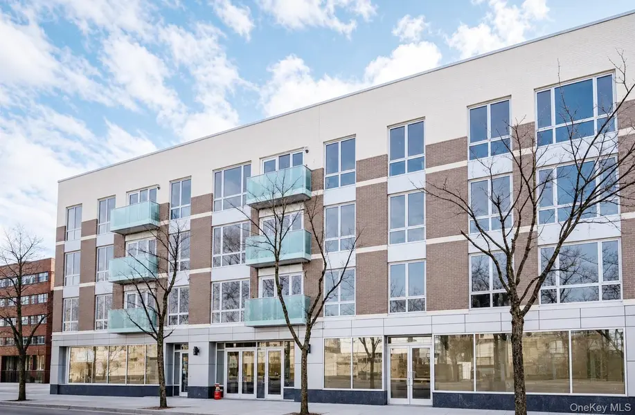 15815 Union TPKE #402N, Fresh Meadows, NY 11366