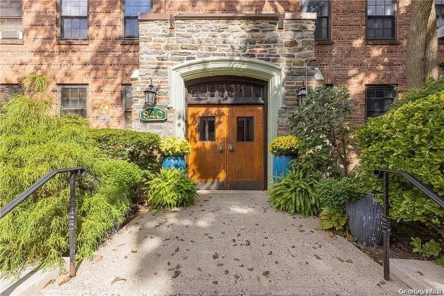 840 Bronx River RD #3B, Yonkers, NY 10701