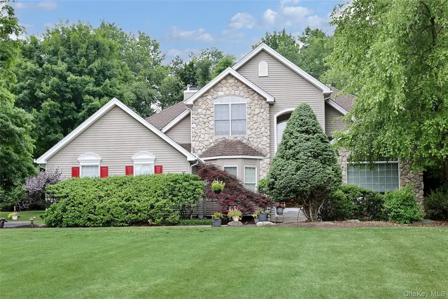 7 Birdie DR, Suffern, NY 10901
