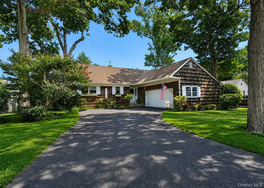 127 Cherry AVE, West Sayville, NY 11796