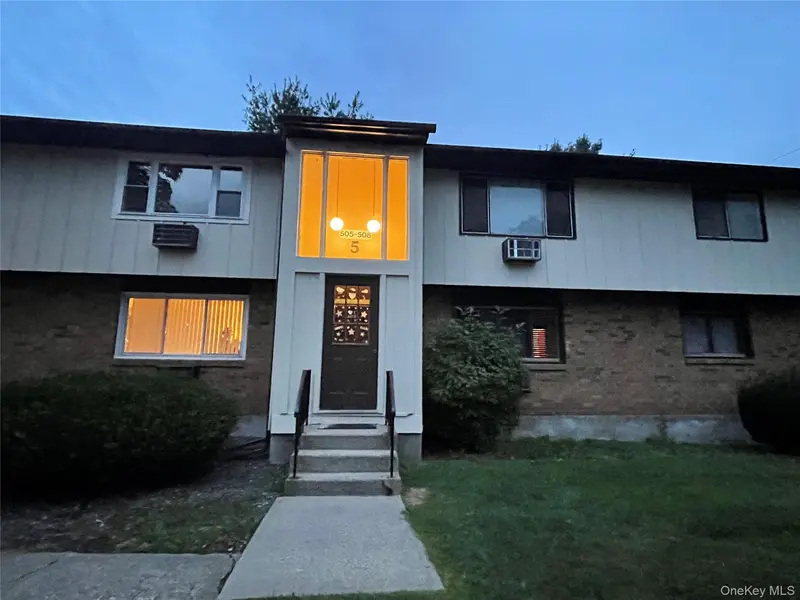 508 Parr Meadow DR #5H, Newburgh, NY 12550