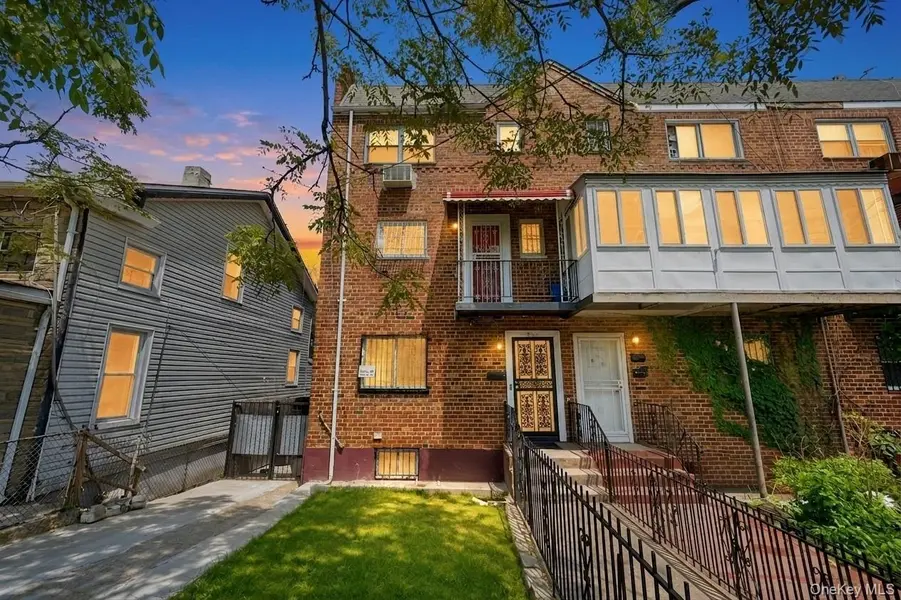 709 Ashford ST, Brooklyn, NY 11207