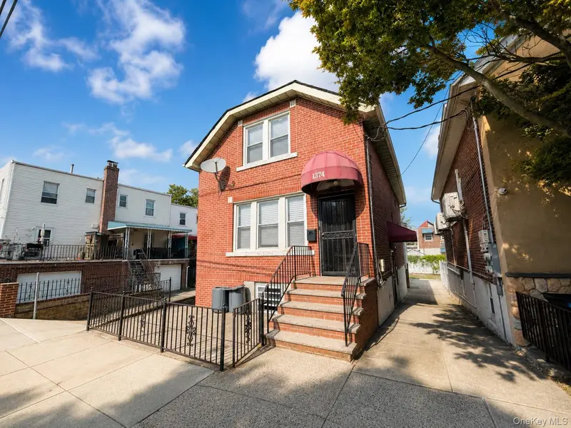 1374 Hobart AVE, Bronx, NY 10461