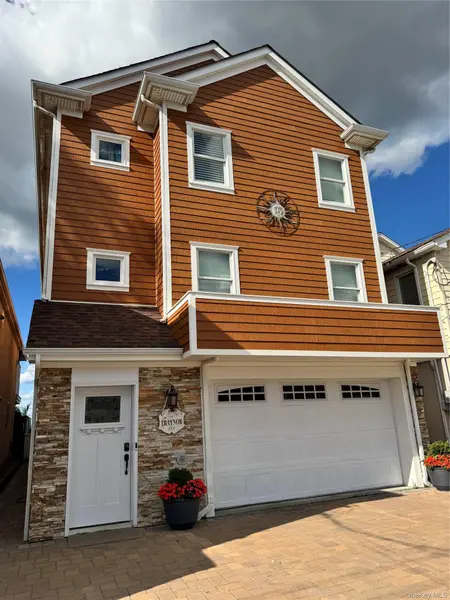 839 W Park AVE, Long Beach, NY 11561
