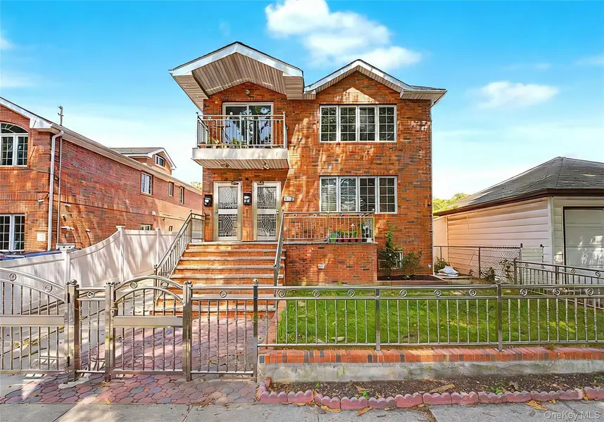158-39 77th RD, Fresh Meadows, NY 11366
