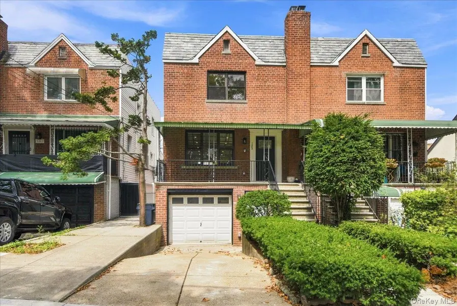 1463 Pelham Pkwy, Bronx, NY 10469