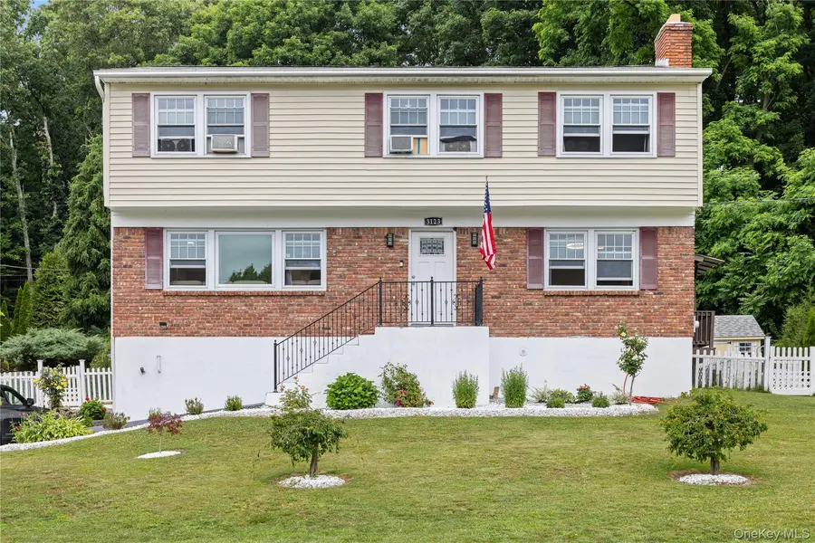 3123 Douglas DR, Yorktown Heights, NY 10598