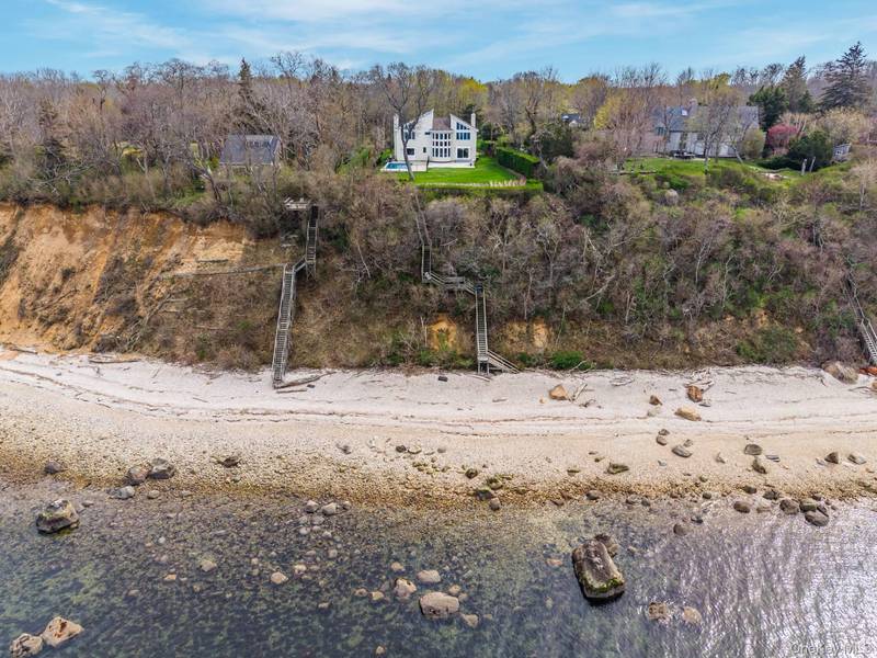 16125 Soundview AVE, Southold, NY 11971