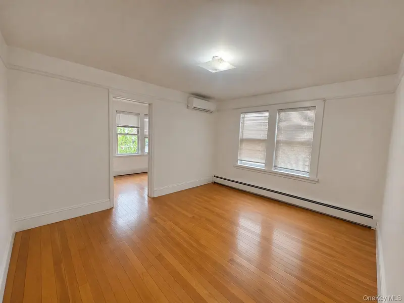 77-18 169th ST #1fl, Flushing, NY 11366