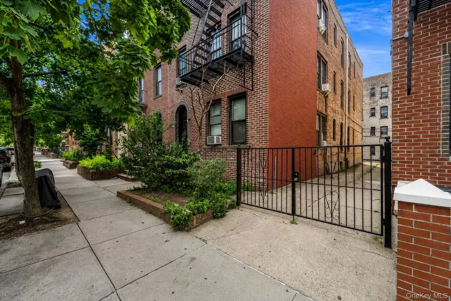 32-10 82nd ST, East Elmhurst, NY 11370