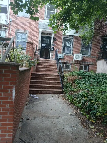 6635 Booth ST #3, Rego Park, NY 11374