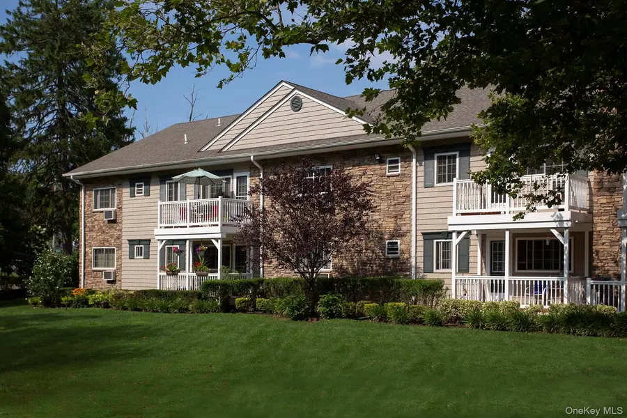 666 Veterans HWY #2-2F, Hauppauge, NY 11788