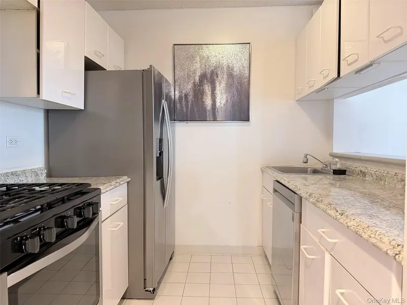 2 S End AVE #3W, New York (manhattan), NY 10280