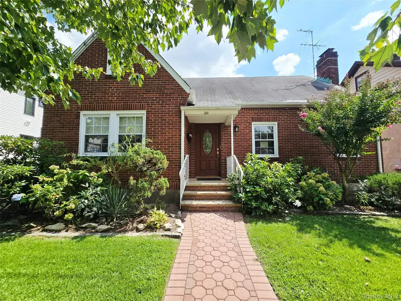 190 Bryant AVE #2, Floral Park, NY 11001