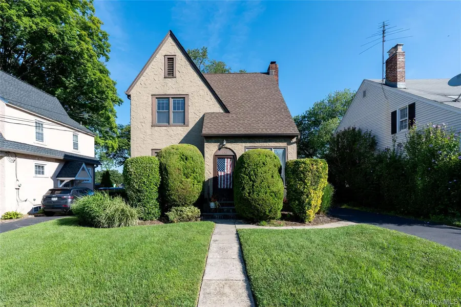 136 Grant AVE, White Plains, NY 10604