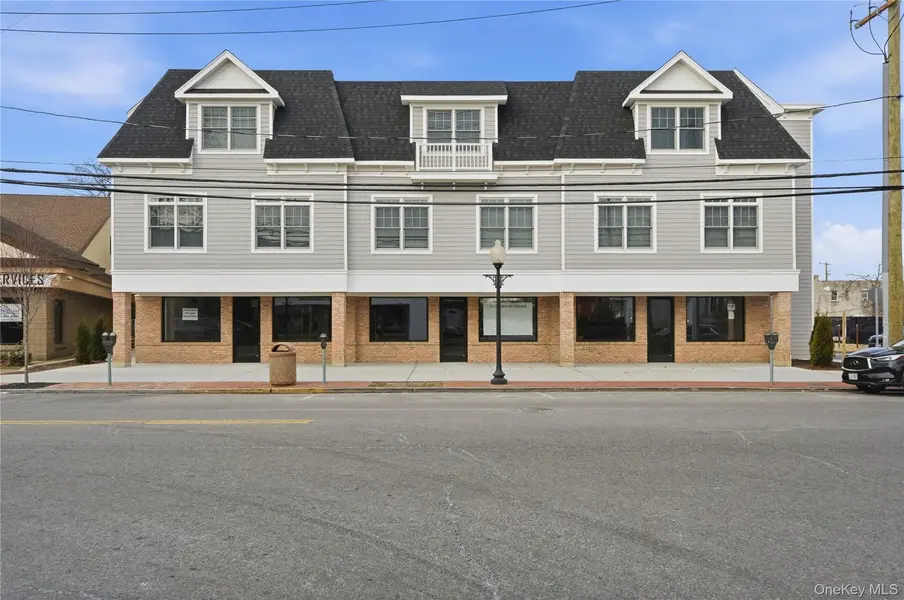 180 Deer Park AVE #301, Babylon, NY 11702