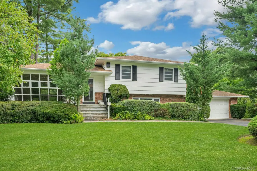 67 Malvern LN, Scarsdale, NY 10583