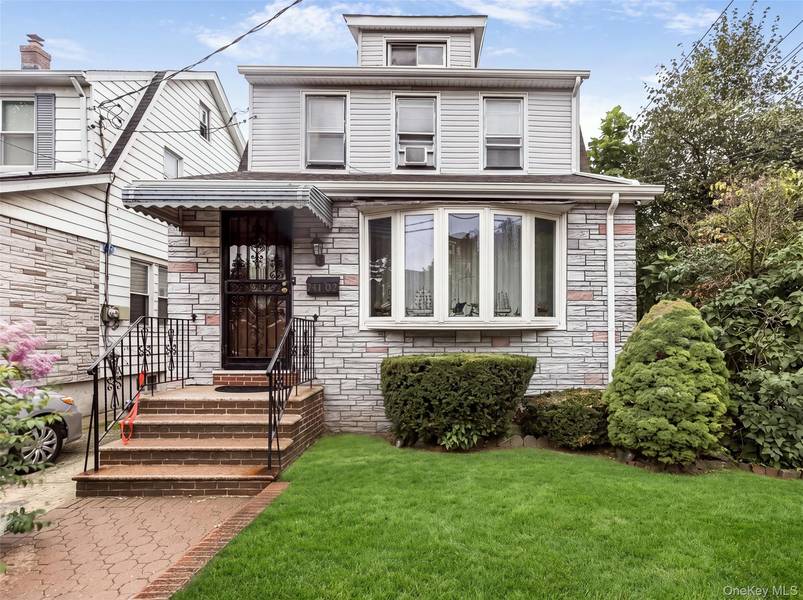 24102 142nd AVE, Rosedale, NY 11422