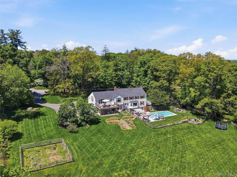 90 Springhurst RD, Bedford Hills, NY 10507