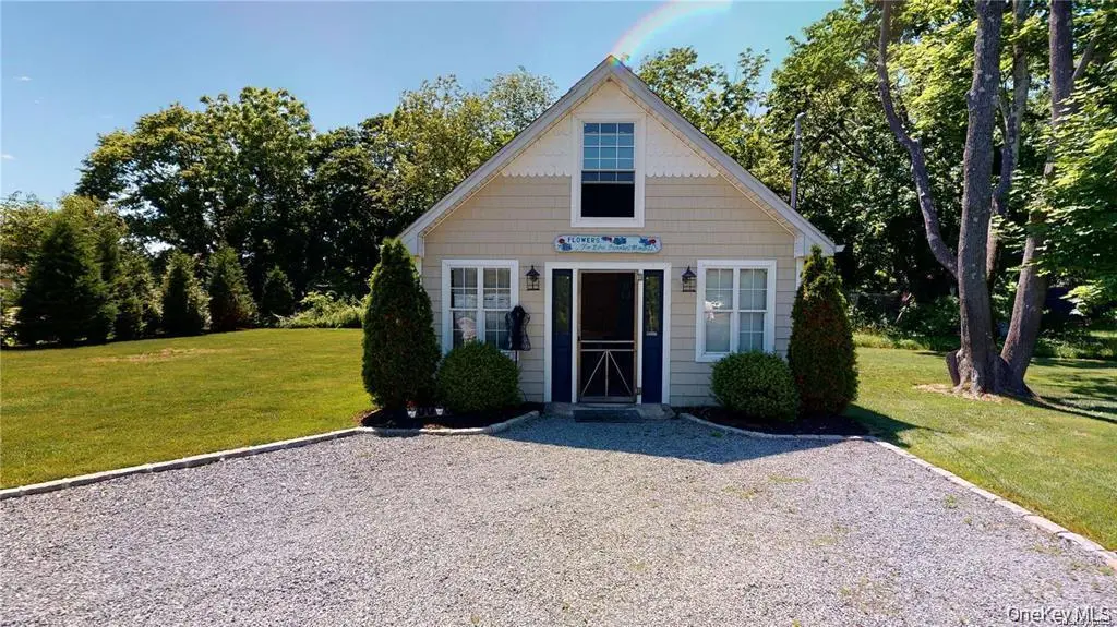 591 Main St, Center Moriches, NY 11934