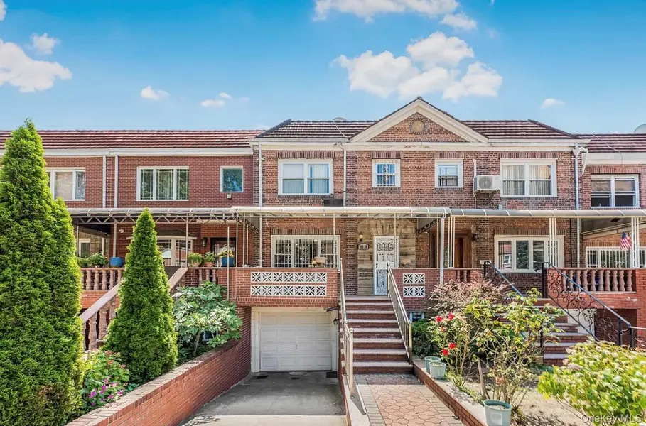 105-38 65th Rd, Forest Hills, NY 11375