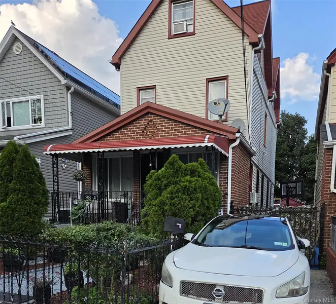 88-47 201st ST, Hollis, NY 11423